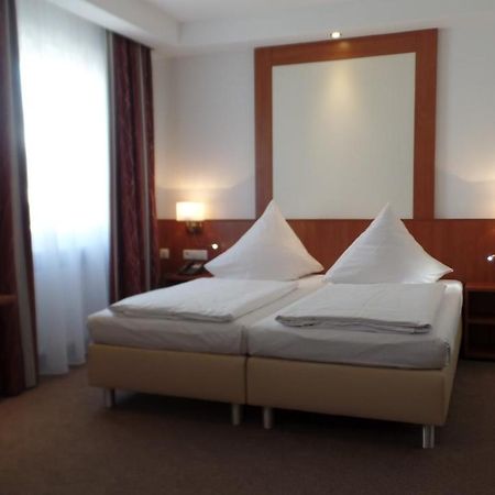Hotel St. Georg Ratisbona Esterno foto