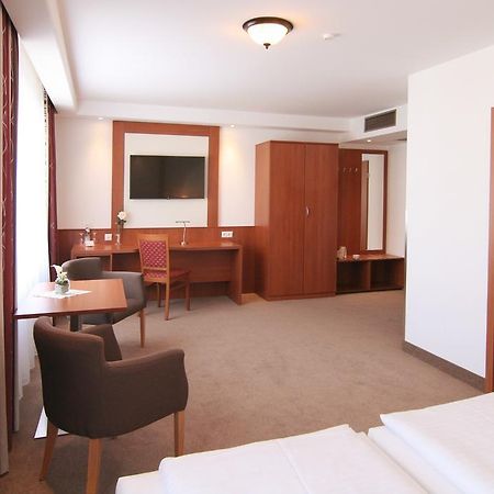 Hotel St. Georg Ratisbona Esterno foto