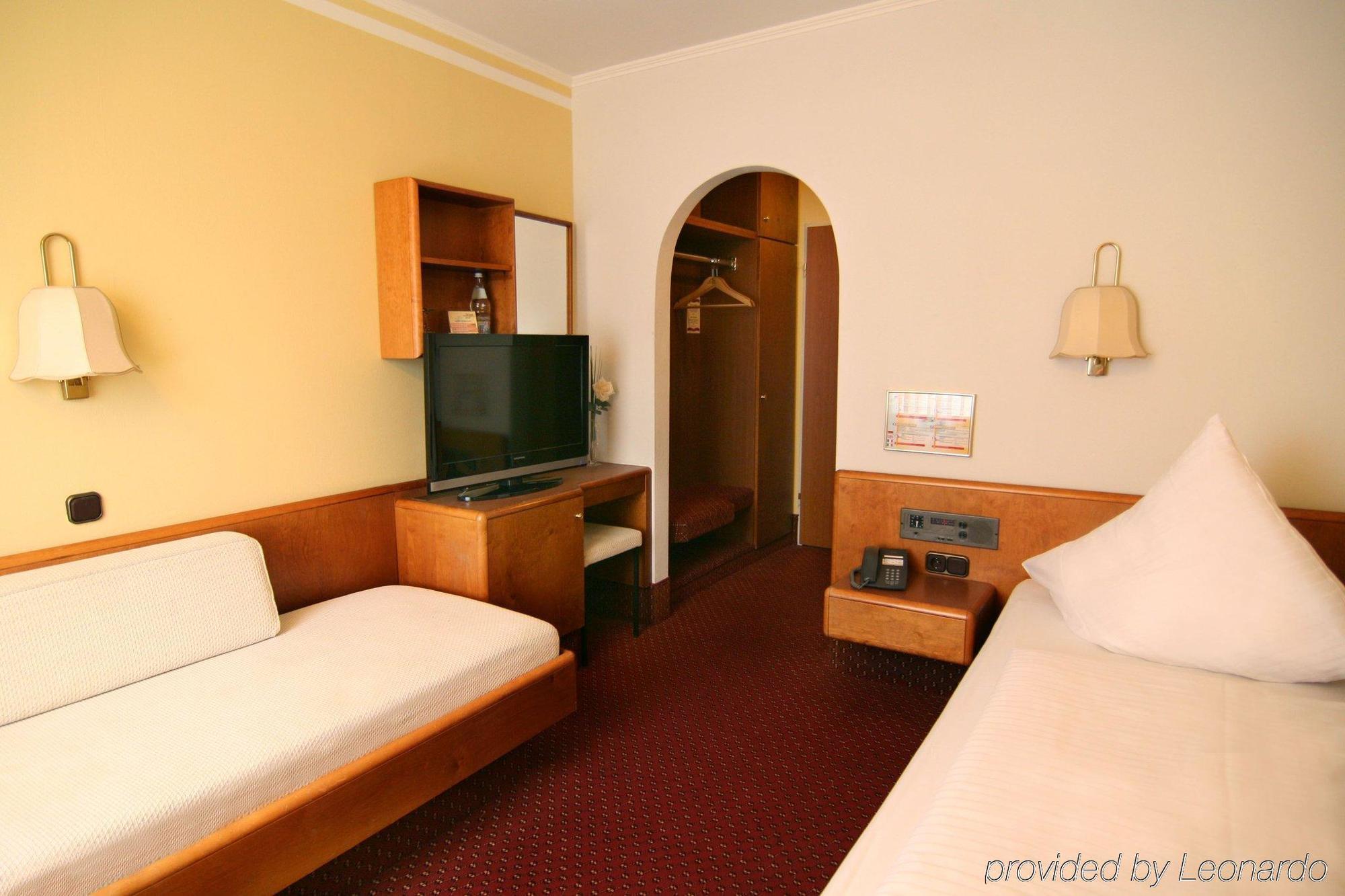 Hotel St. Georg Ratisbona Esterno foto