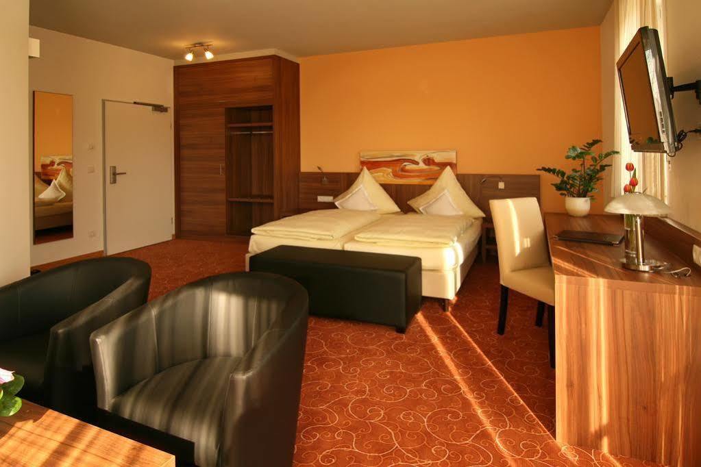 Hotel St. Georg Ratisbona Esterno foto