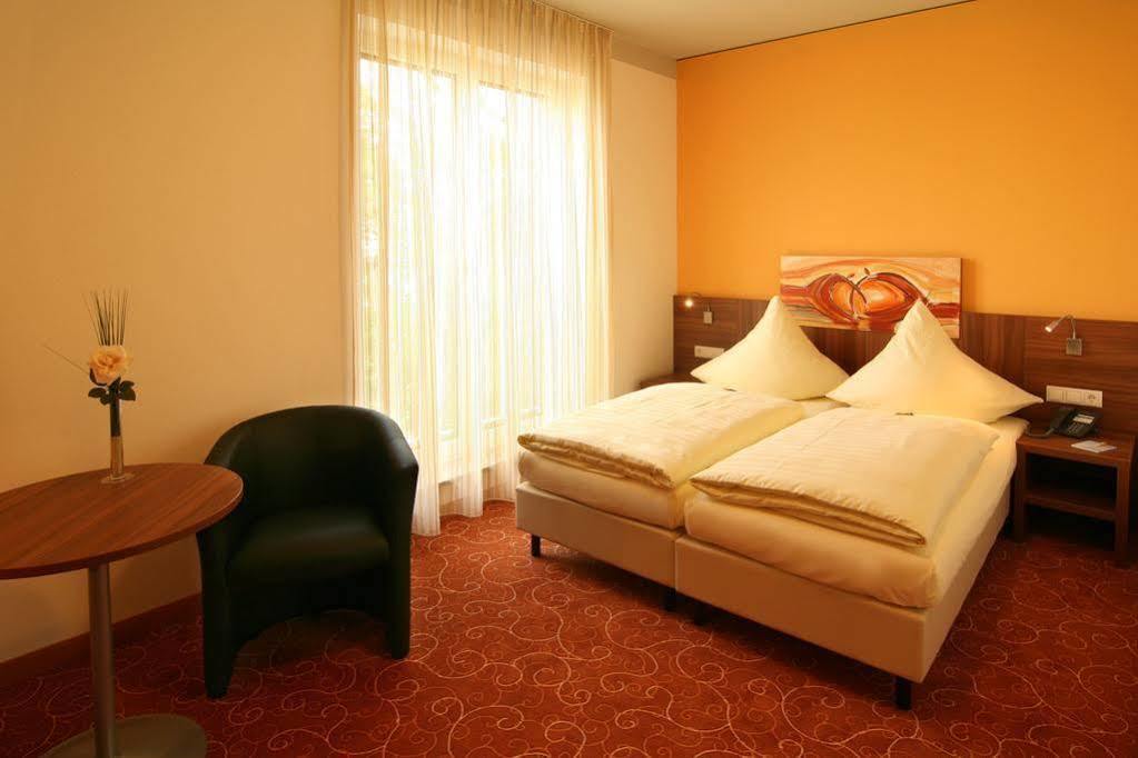 Hotel St. Georg Ratisbona Esterno foto